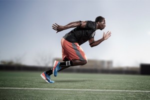 kaiyun登录入口-夜间马术赛场景别具一格，观众反响热烈，夜间马戏团